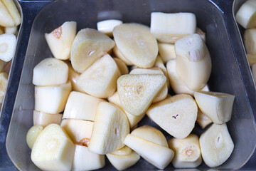 garlic cloves stock on kitchen