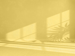 Pared amarilla con sombra de ventana. Textura amarilla. Textura de pared. Interior de habitación. Ventanal. Reflejo de ventana. Sombra interiores.