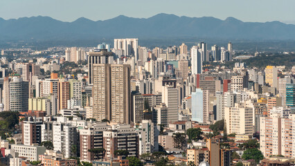 Vista aéra da cidade de Curitiba, a partir da torre panorâmica, capital do estado do Paraná, sul do Brasil