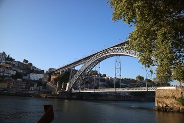Obraz premium bridge over the river of porto