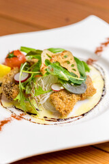 ジビエ肉のカツレツサラダ仕立て