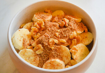 An oat cereal with nuts and banana. Good for any project.