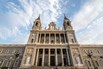 Fototapeta na wymiar Catedral de Santa María la Real de la Almudena, Madrid, Spain
