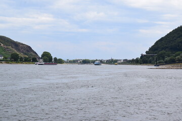 Ausflugsschiff zum Namedyer Geysir