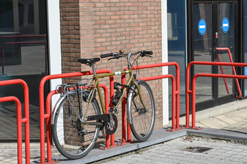 Transport velo cadenas attaché vol bicyclette ecologie