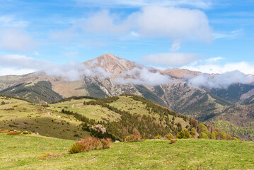 Naklejka premium Sunrise in the high mountains (Peak of Costabona, Pyrenees Mountains)
