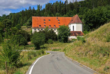Fototapeta na wymiar Hofgut Bernstein, ehemals Kloster Bernstein, Landkreis Rottweil, Baden württemberg, Deutschland
