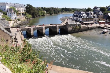 Fototapeta premium dam on the river in Saint Goustan 