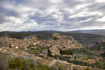Fototapeta na wymiar Alquezar - beautiful medieval village in Aragon mountains. Huesca Spain. In autumn.