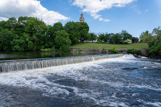 Blackstone River Valley National Historic Park, Slater Mill Historic Site. Samuel Slater's Cotton Spinning Mill  And Dam In Pawtucket, Rhode Island The Birthplace Of American Industrial Revolution.