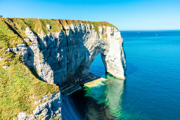 Strandspaziergang an der schönen Alabasterküste bei Étretat - Normandie - Frankreich