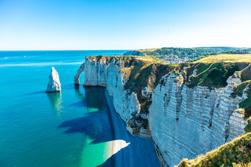 Strandspaziergang an der schönen Alabasterküste bei Étretat - Normandie - Frankreich