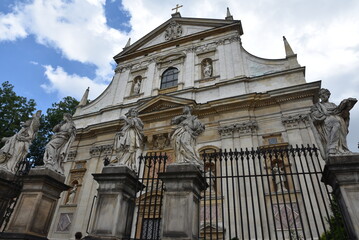 Fototapeta na wymiar Façade de l'église baroque Saint Pierre et Paul de Cracovie. Pologne 