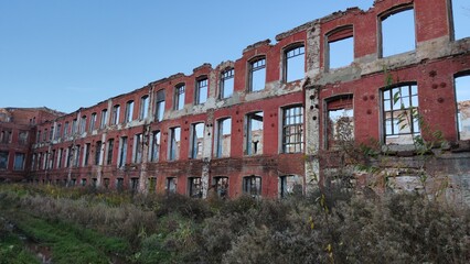 Fototapeta na wymiar the ruins of the factory