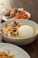 Thai Food Green Chilli Pad Thai With Prawn Sticky Rice

