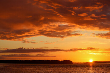 Fototapeta na wymiar Orange Sunset Van Isle