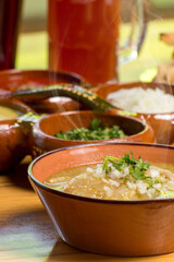 Menudo, pozole, gastronomía mexicana, salsa, picante y desayuno con sabor