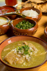 Menudo, pozole, gastronomía mexicana, salsa, picante y desayuno con sabor