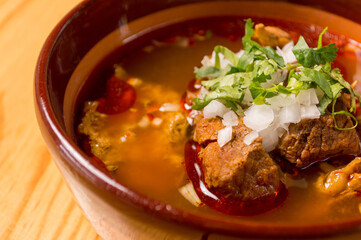 Menudo, pozole, gastronomía mexicana, salsa, picante y desayuno con sabor