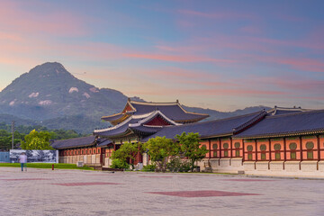 Gyeongbokgung Palace in downtown Seoul at sunset