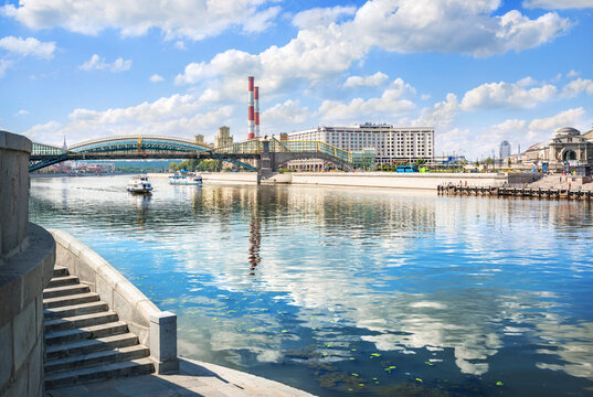 Ships on the Moskva River and Bogdan Khmelnitsky Bridge, Moscow