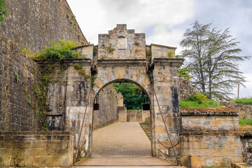 Fototapeta na wymiar Portal de Francia, gateway of France in Pamplona, Spain city walls built in 1553