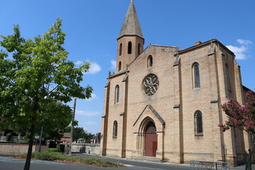 Fototapeta na wymiar L'église Saint Jean, vue de l'extérieur, ville de Gaillac, département du Tarn, France