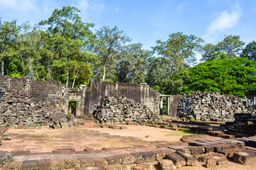 Fototapeta na wymiar Statue at Angkor Thom on a sunny day, Siem Reap, Cambodia