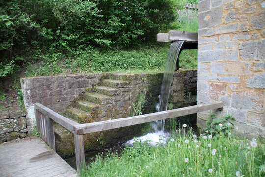 Eine alte Wassermühle