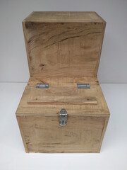 Wooden Bird Nesting Box