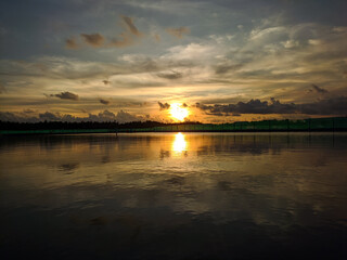 Naklejka premium sunset over the sea