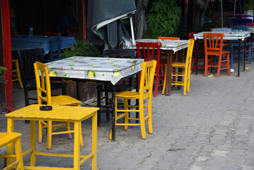 Fototapeta na wymiar schönes idyllisches Dorfcafe in der Türkei