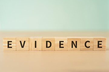 エビデンス・証拠のイメージ｜「EVIDENCE」と書かれたブロック
