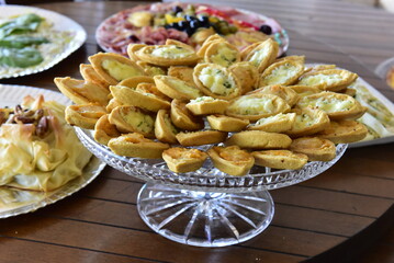 chicken and gorgonzola cheese quiches, baker's day, brazilian snacks