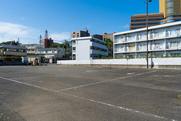 Fototapeta na wymiar 日本の地方都市の余った巨大な駐車場