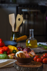 cogumelos frescos e legumes orgânicos. Cozinha saudável. 