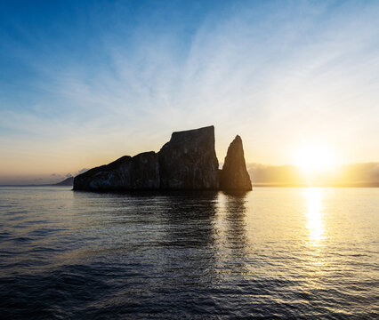 leon dormido, Roca Le&oacute;n Dormido at sunrise, Galapagos islands, Ecuador, South America
