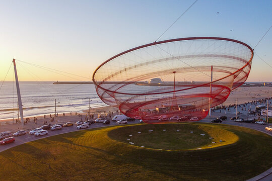 Vista a&eacute;rea de drone sobre a An&eacute;mona na Rotunda de Matosinhos, (Portugal)