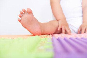 Toddler baby foot massage mat. Exercises for legs orthopedic massage carpet. prevention flat feet...