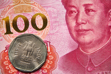 banknot chiński, 100 juanów, moneta indyjska, Chinese banknote, 100 yuan, Indian coin
