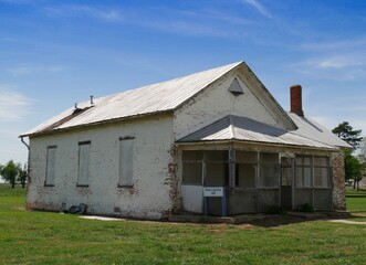 Old officer's quarters building in an 1878 fort in El Reno, Oklahoma.