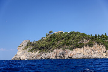 Obraz premium The rocky shorelines along the coast of Corfu Greece
