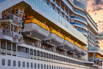 Rettungsboote Kreuzfahrtschiff