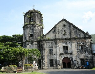 Kirche Heiligen Johannes des Täufers in Camalig, Provinz Albay, Philippinen - obrazy, fototapety, plakaty