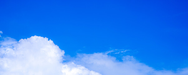 Obraz premium 青空と夏の入道雲