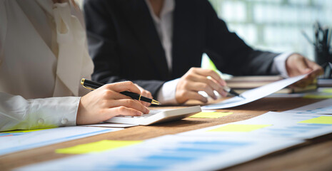 Business team discussing meetings and briefing strategies. business strategies for profitable economists and marketers Make investment and financial plans to prevent risks and losses for the company.