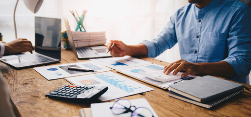 business brain storm meeting presentation Team discussing roadmap to product launch, presentation,...