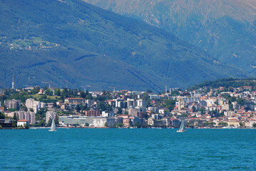 Naklejka premium Panorama sulla città di Lugano da Campione d'Italia.