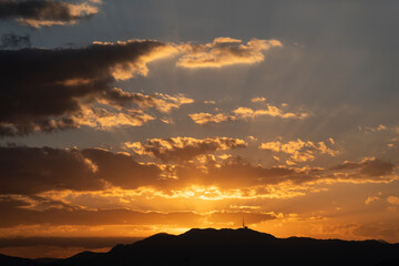 広島市内から絵下山を望む