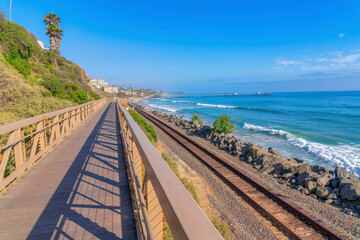 Fototapeta na wymiar View of the train tracks and ocean from the bridge at San Clemente, California
